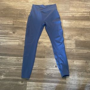 SURFACE PATH LASER CUT LEGGING. Size medium